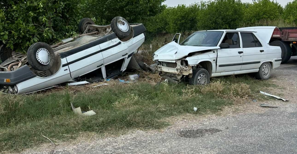 KOZAN'DA TRAFİK KAZASI: 4 KİŞİ YARALANDI
